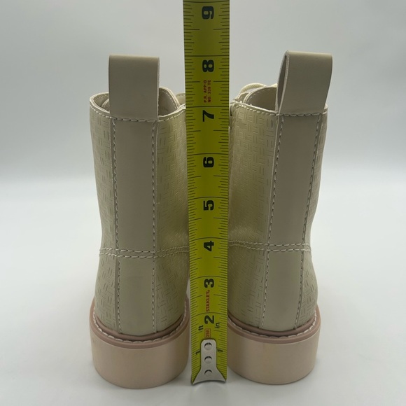 Dolce Vita Piker Ivory Perforated Stella Combat Boots Size 6.5 NIB - Picture 7 of 11